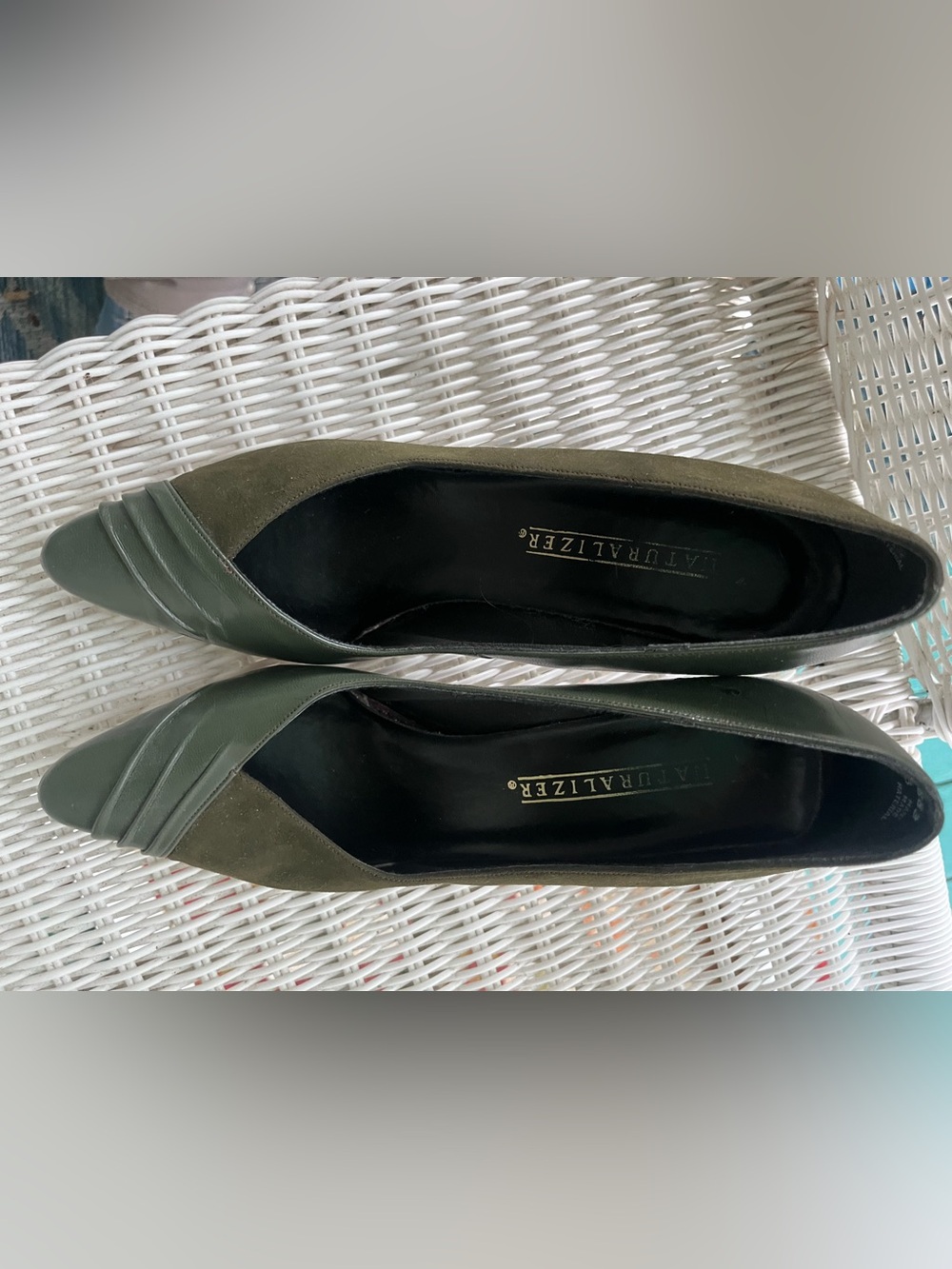 Vintage Naturalizer Olive Green Suede Pumps 3” Tapered Heel 8.5 Narrow